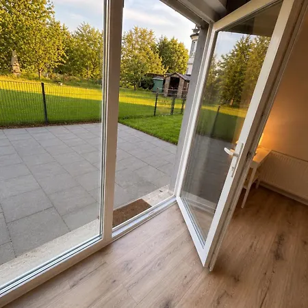 Moderne Terrassenwohnung Mit Privatem Eingang Apartment