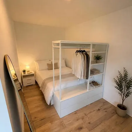 Moderne Terrassenwohnung Mit Privatem Eingang *
